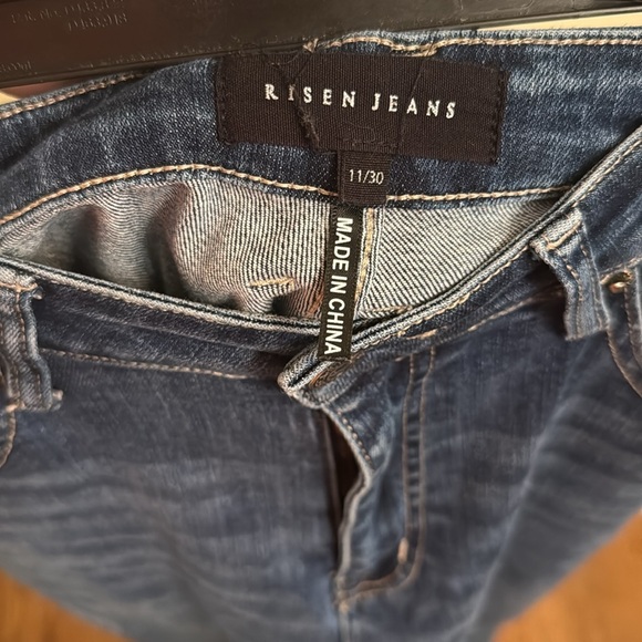 Women’s Risen Jeans, flair leg, little distressing, size 11 - Picture 3 of 3